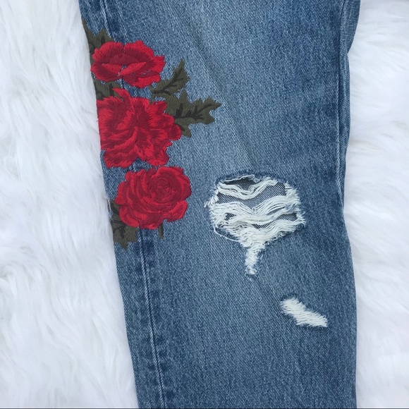 Levi rose embroidered cropped jeans - Picture 2 of 7